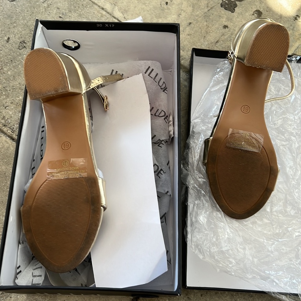 Gold heeled sandals - Picture 3 of 4